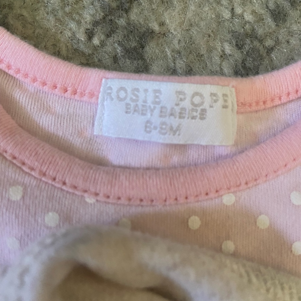 8 onesies - Picture 3 of 4